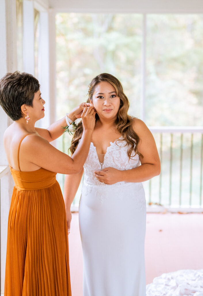 bride-getting-ready-hair-makeup