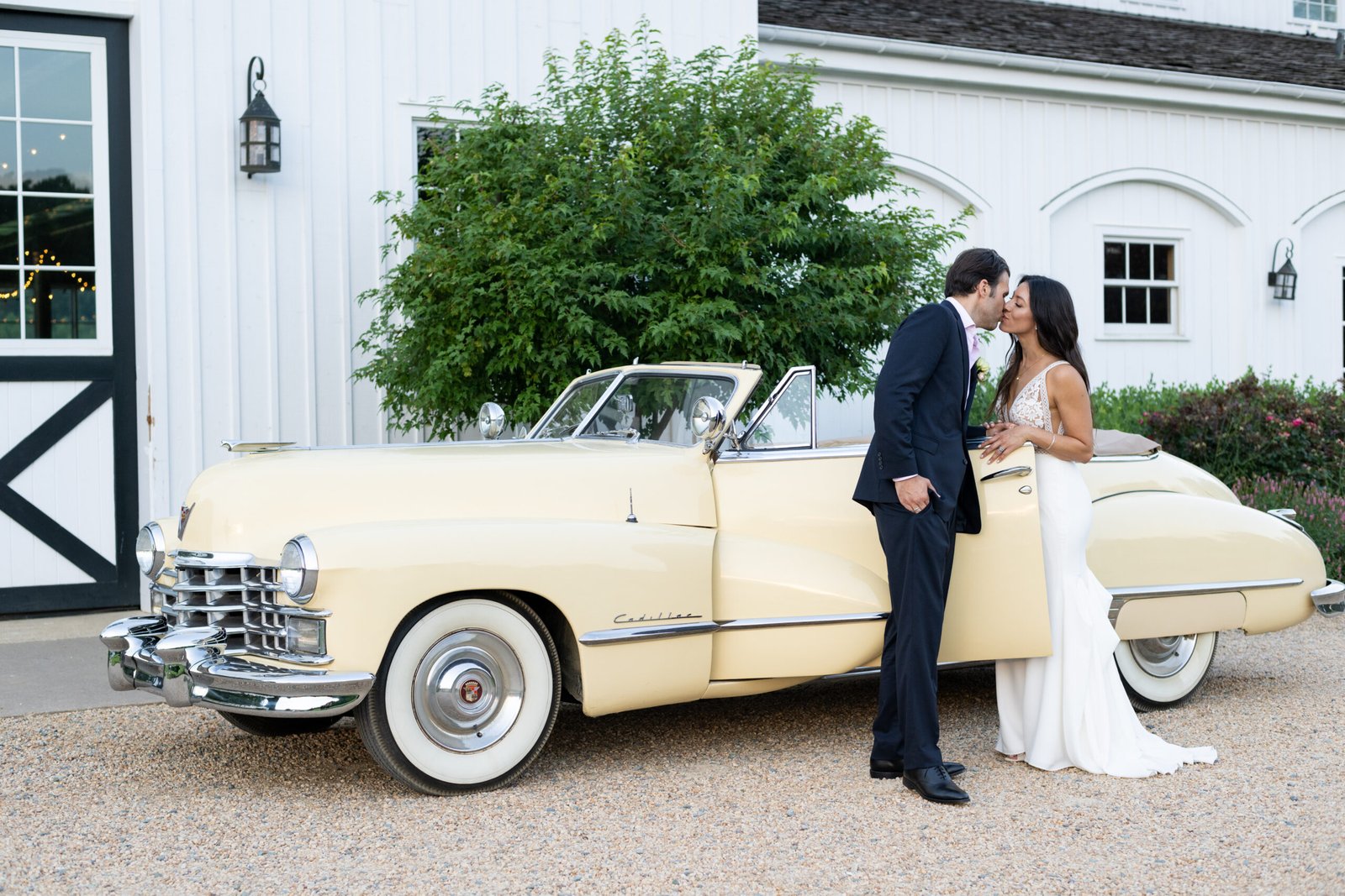 Romantic Spring Wedding | Castle Hill Cider | Anna-Marie & Jordan